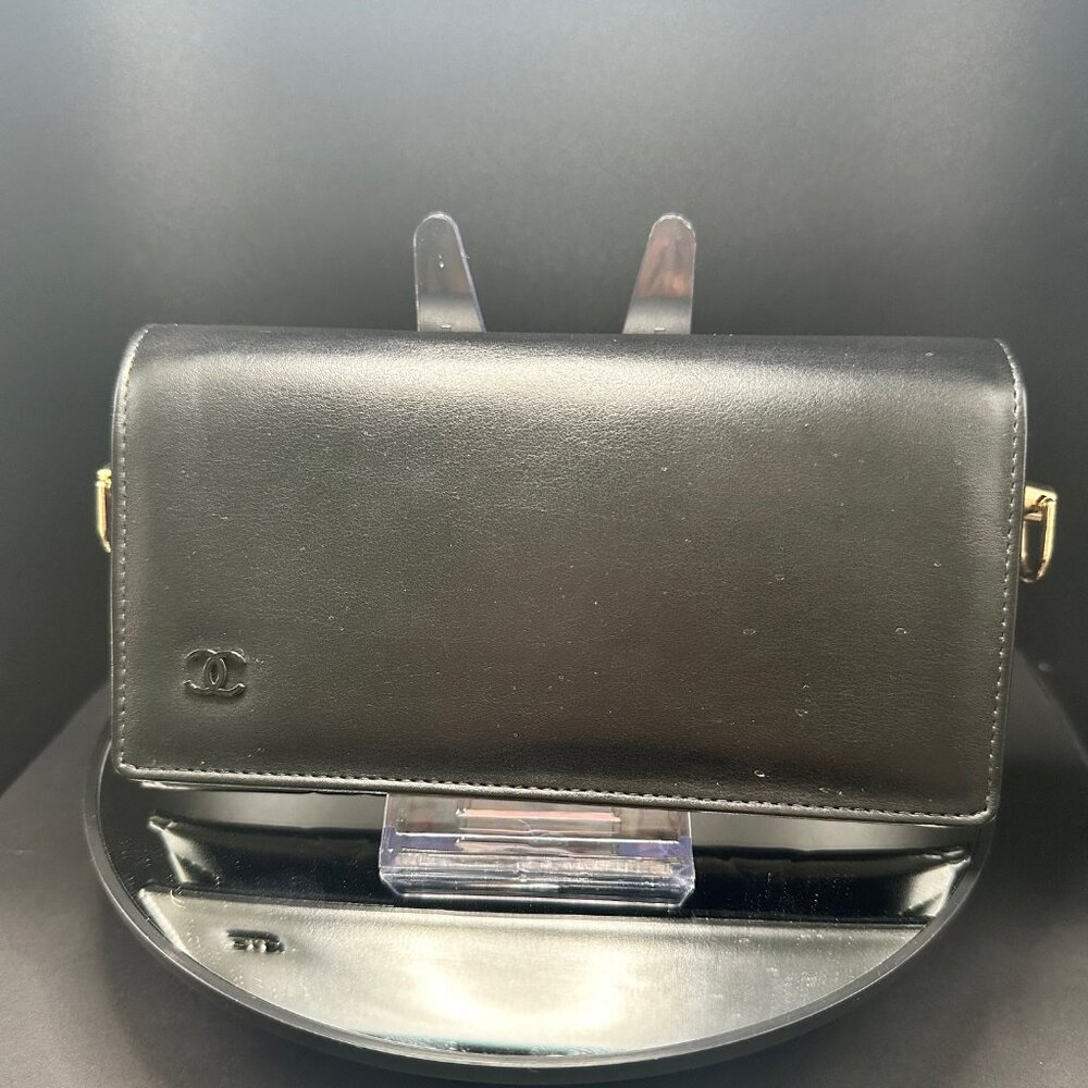 CHANEL Leather Sunglasses Case Authenticated - EUC